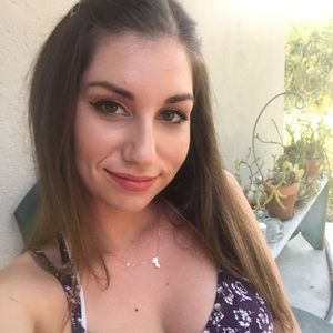 Meet your Posher, Isabella